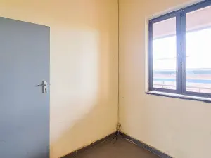 Retail/Shop to Rent in Monavale