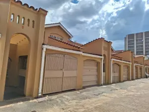 Townhouse/Cluster to Rent in Avenues