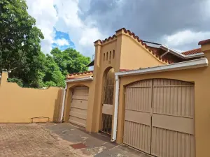 Townhouse/Cluster to Rent in Avenues