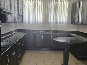 5 Bedroom House to Rent in Borrowdale