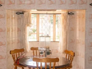 4 Bedroom House to Rent in Mount Pleasant