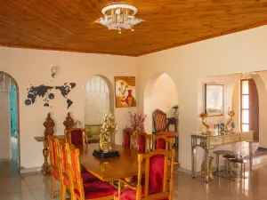 4 Bedroom House to Rent in Mount Pleasant