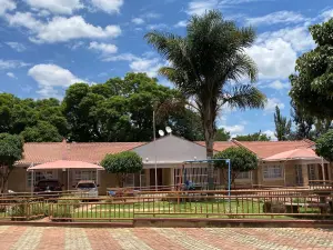 2 Bedroom Cottage/Garden Flat to Rent in Avondale West