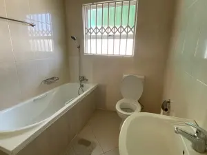 2 Bedroom Cottage/Garden Flat to Rent in Avondale West