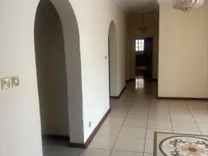 9 Bedroom House to Rent in Greystone Park