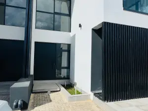 Townhouse/Cluster to Rent in Borrowdale West