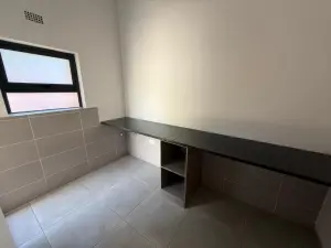 Townhouse/Cluster to Rent in Pomona