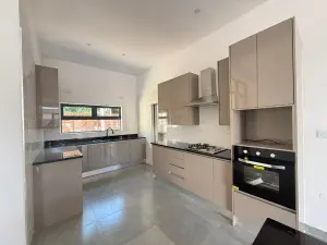 Townhouse/Cluster to Rent in Pomona