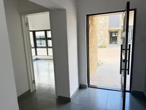 Townhouse/Cluster to Rent in Pomona