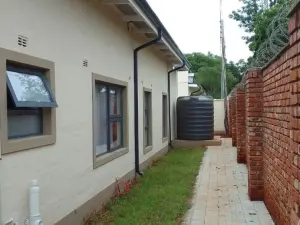 Townhouse/Cluster to Rent in Pomona