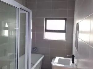 Townhouse/Cluster to Rent in Pomona