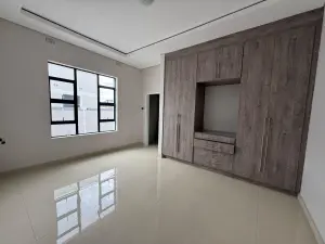 4 Bedroom House to Rent in Arlington