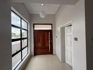 4 Bedroom House to Rent in Arlington