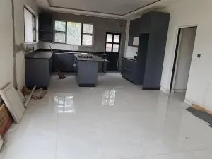 3 Bedroom Cottage/Garden Flat to Rent in Borrowdale West