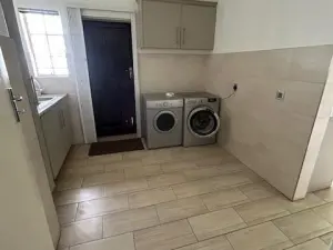 5 Bedroom House to Rent in Gunhill