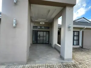 5 Bedroom House to Rent in Pomona