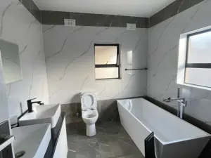 5 Bedroom House to Rent in Pomona