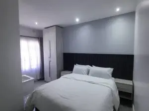 7 Bedroom House to Rent in Highlands