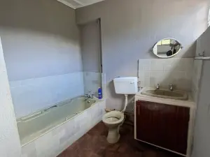 2 Bedroom Cottage/Garden Flat to Rent in Meyrick Park