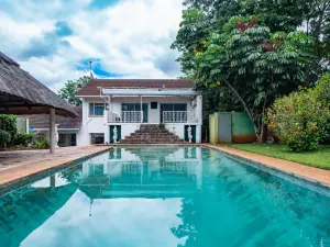 5 Bedroom House to Rent in Mandara