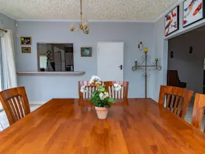 5 Bedroom House to Rent in Mandara