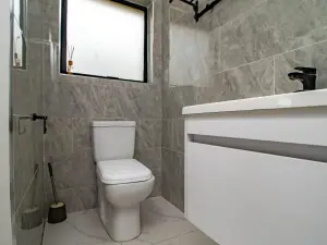 Flat/Apartment to Rent in Avondale West