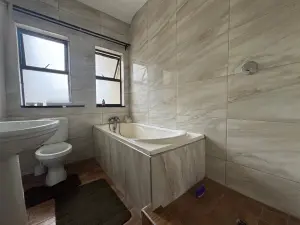 5 Bedroom House to Rent in Arlington