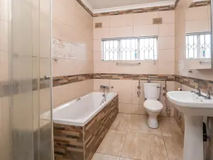 Townhouse/Cluster to Rent in Avondale West