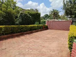 4 Bedroom House to Rent in Greystone Park