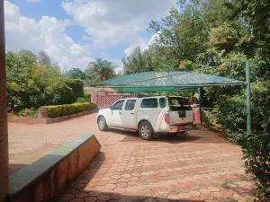 4 Bedroom House to Rent in Greystone Park