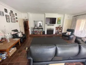 4 Bedroom House to Rent in Emerald Hill