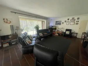 4 Bedroom House to Rent in Emerald Hill