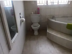 5 Bedroom House to Rent in Southerton