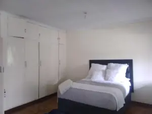 Flat/Apartment to Rent in Avondale West