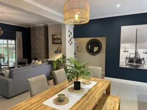 Townhouse/Cluster to Rent in Newlands