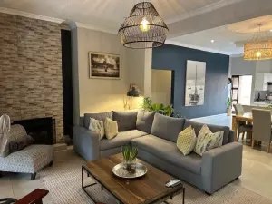 Townhouse/Cluster to Rent in Newlands