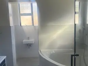 3 Bedroom Cottage/Garden Flat to Rent in Northwood