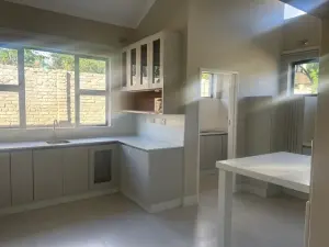 3 Bedroom Cottage/Garden Flat to Rent in Northwood