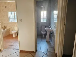 6 Bedroom House to Rent in Glen Lorne