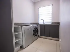 4 Bedroom House to Rent in Arlington