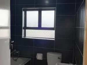 3 Bedroom Cottage/Garden Flat to Rent in Arlington