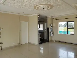 3 Bedroom Cottage/Garden Flat to Rent in Arlington