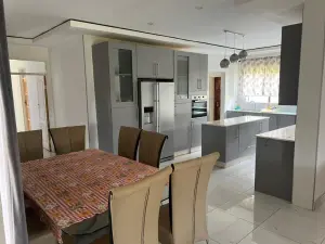 4 Bedroom House to Rent in Sandton Park