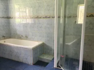 4 Bedroom House to Rent in Greendale