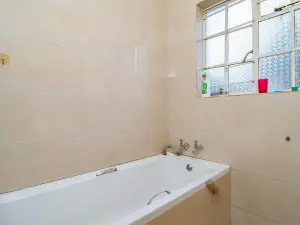 Townhouse/Cluster to Rent in Parktown