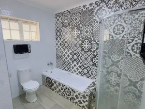 2 Bedroom House to Rent in Greystone Park