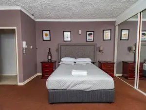 5 Bedroom House to Rent in Mandara