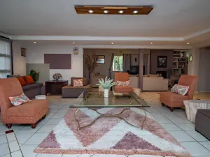 5 Bedroom House to Rent in Mandara