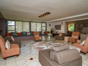 5 Bedroom House to Rent in Mandara