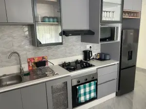 2 Bedroom Cottage/Garden Flat to Rent in Northwood